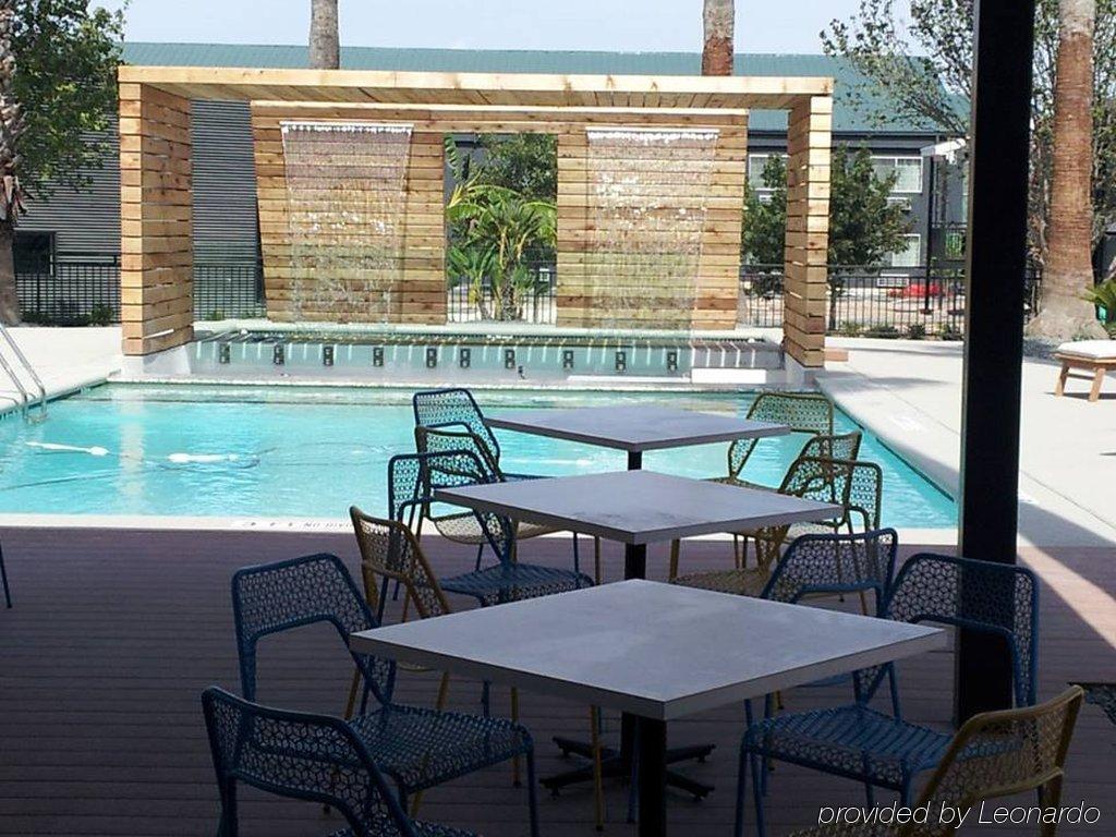 Ramada By Wyndham Del Rio Hotell Exteriör bild
